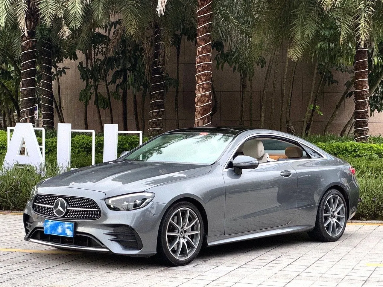 Открыть галерею: Mercedes Benz Class E (Imported) 2020 E 260 Coupe 48V 1.5T Automatic Gear