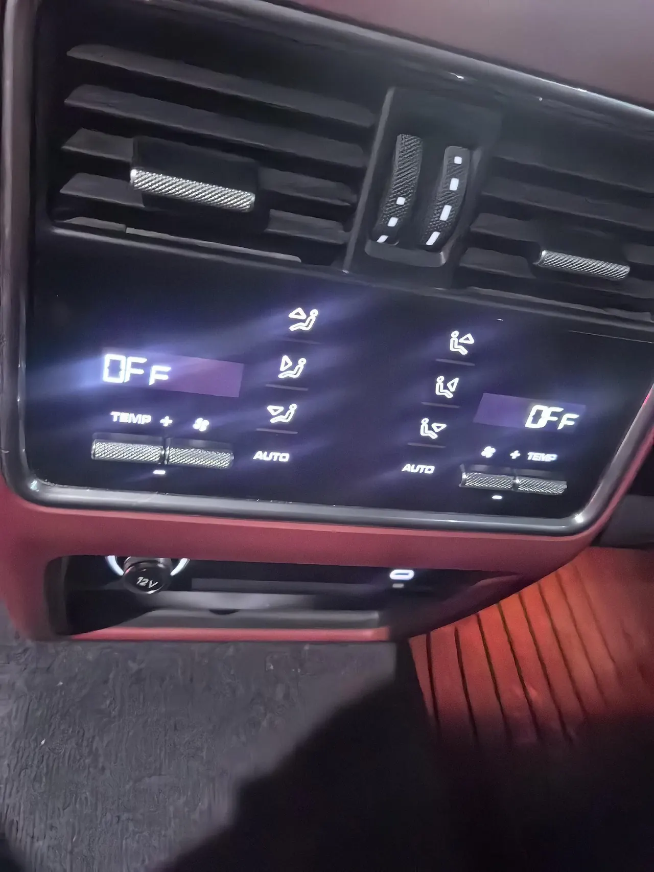 Porsche Cayenne New Energy (Imported) 2023 Cayenne Oil and Electric Hybrid 2.0T Platinum Automatic Gear 6