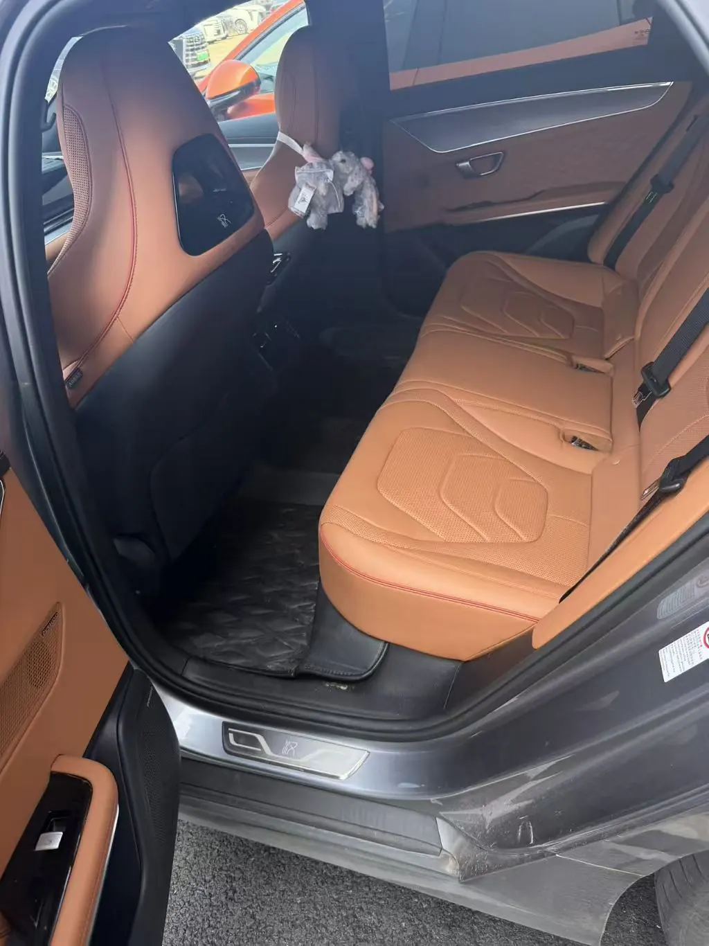 BYD 2022 Han DM-i 1.5T stepless 121KM honorable automatic gear 4