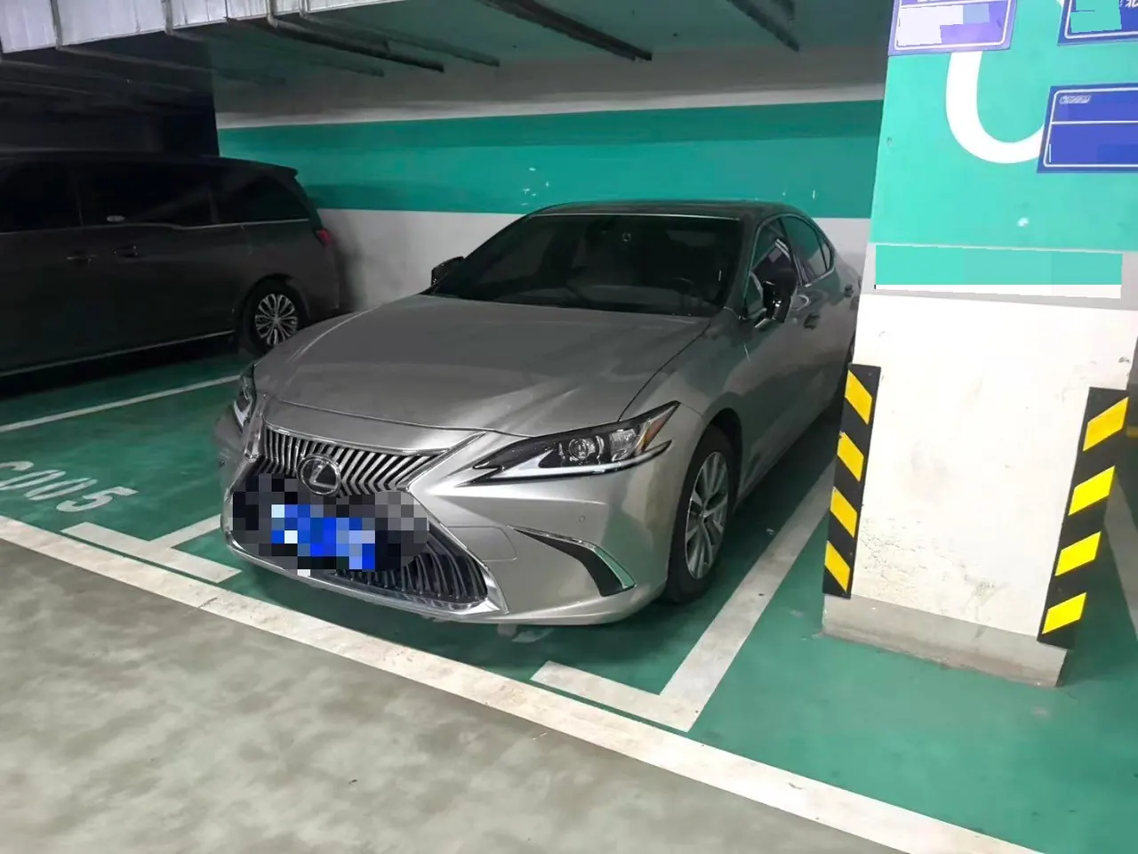 Lexus ES (Imported) 2020 ES200 2.0 Stepless Premium Edition Automatic Gear 6