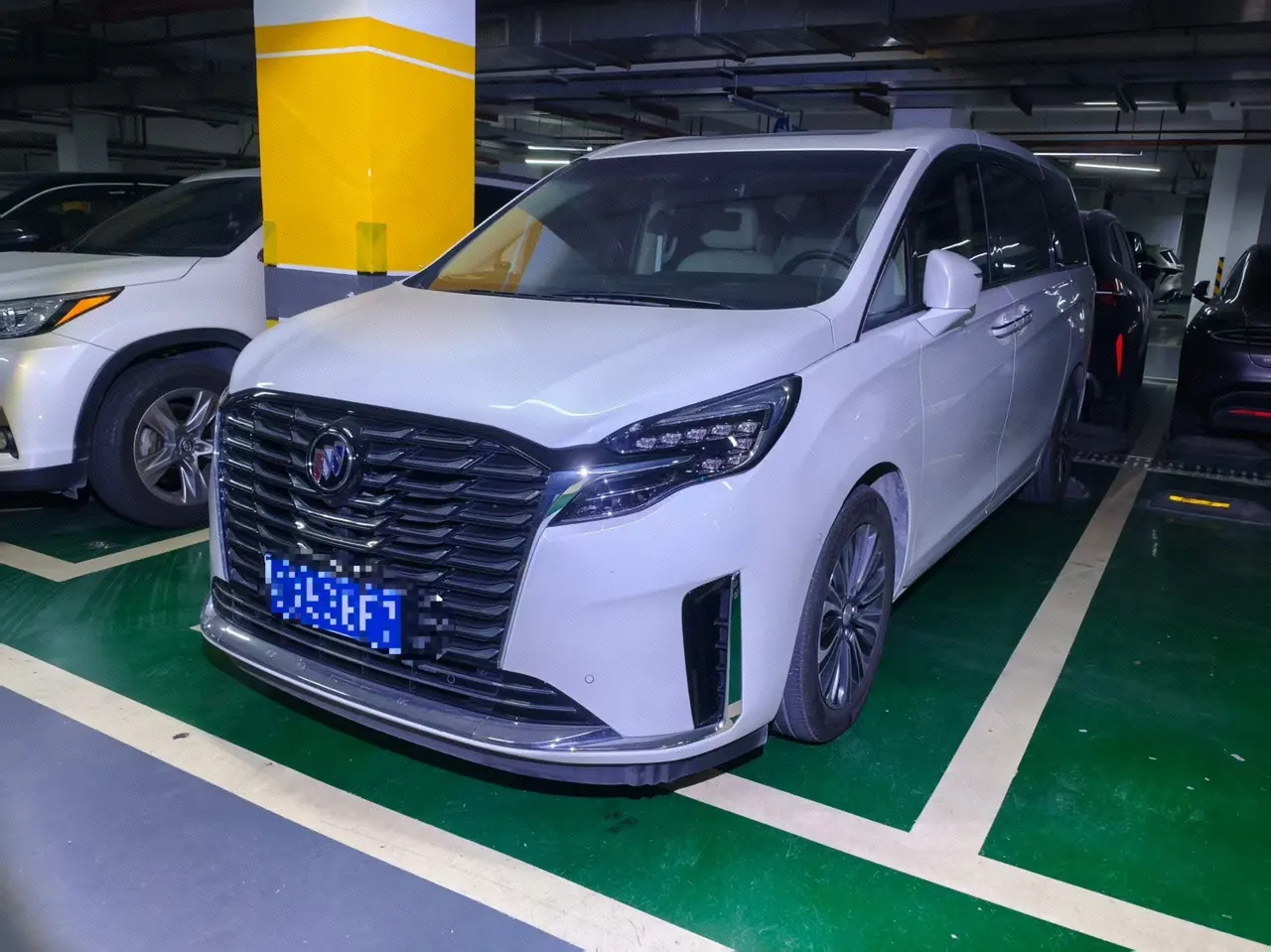 Open image lightbox: Buick 2023 GL8 ES Lu Zun 48V 2.0T 653T Flagship Automatic Gear
