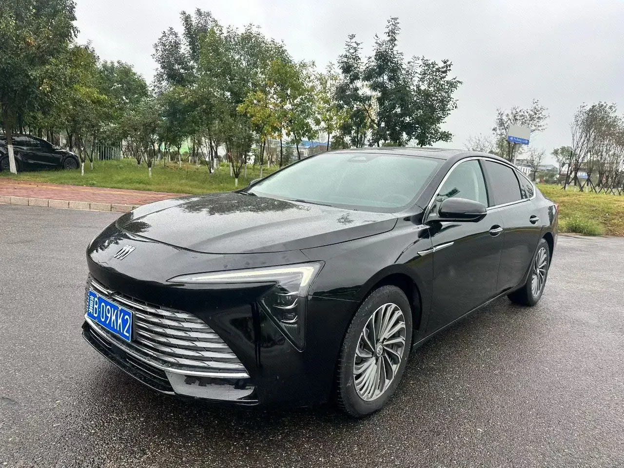 Открыть галерею: Buick 2023 LaCrosse 48V 2.0T 28T More Premium Edition Automatic Gear