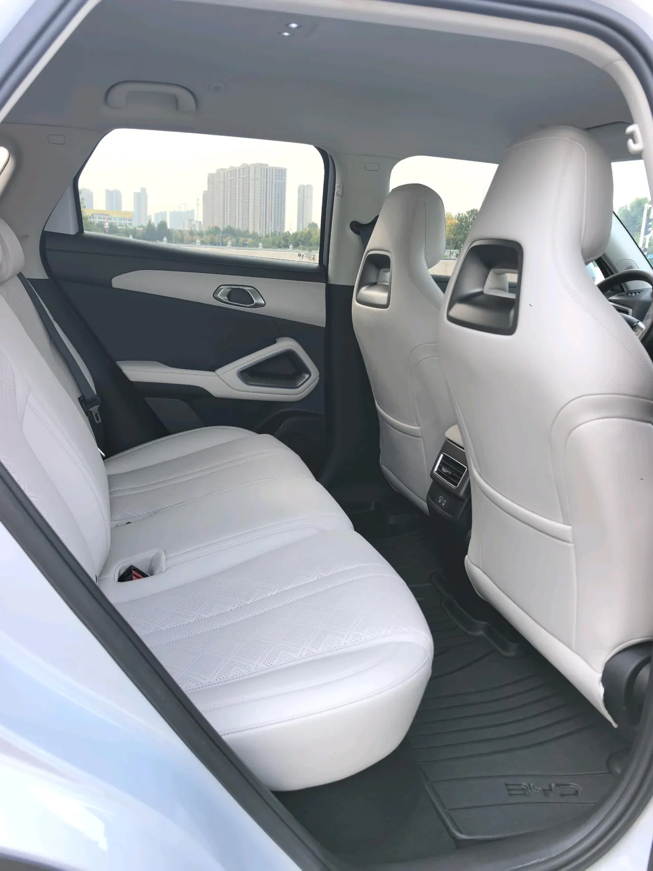 BYD 2025 Yuan UP Smart Driving 401KM Vital Automatic Gear 14