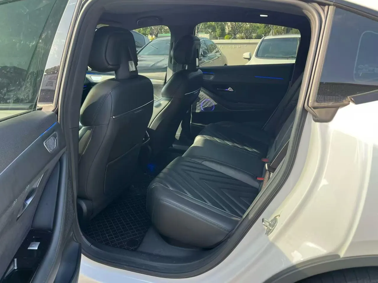 ChangAn Deepal 2023 SL 03 200Max Range-extended Automatic Gear 3