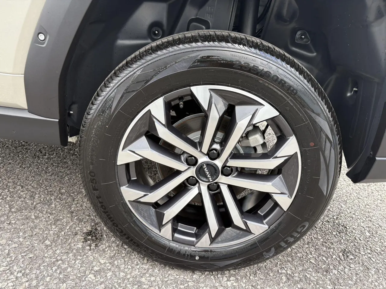 Haval 2026 big dog PLUS 2.0T four-wheel drive Chaoye version automatic gear 13