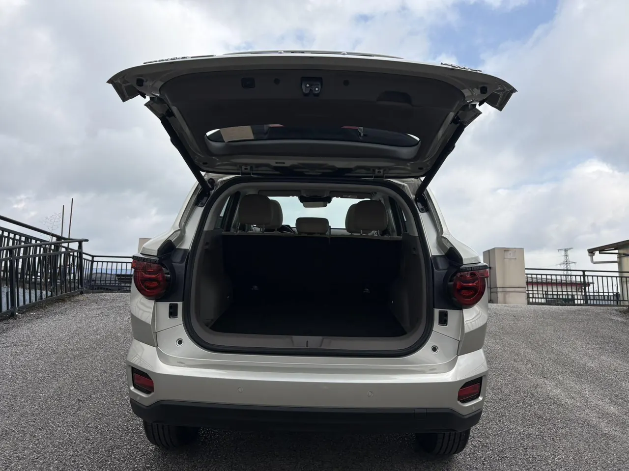 Haval 2026 big dog PLUS 2.0T four-wheel drive Chaoye version automatic gear 14