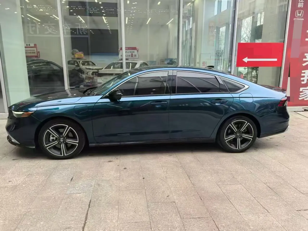 Honda Accord New Energy 2023 11th Generation Accord e:PHEV 2.0 Stepless Flagship Automatic Gear 3
