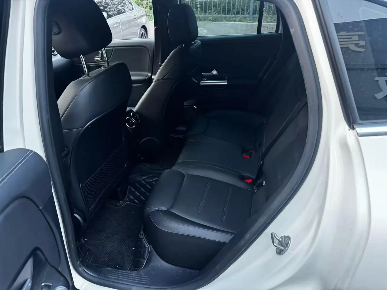 Mercedes Benz 2020 GLA 200 1.3T automatic gear 2