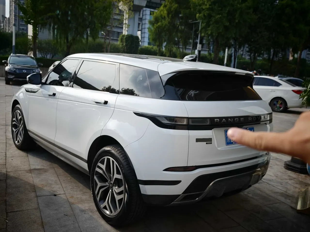 Land Rover 2023 Range Rover Aurora L 48V 2.0T 249PS Corinth Bronze Special Edition Automatic Gear 3