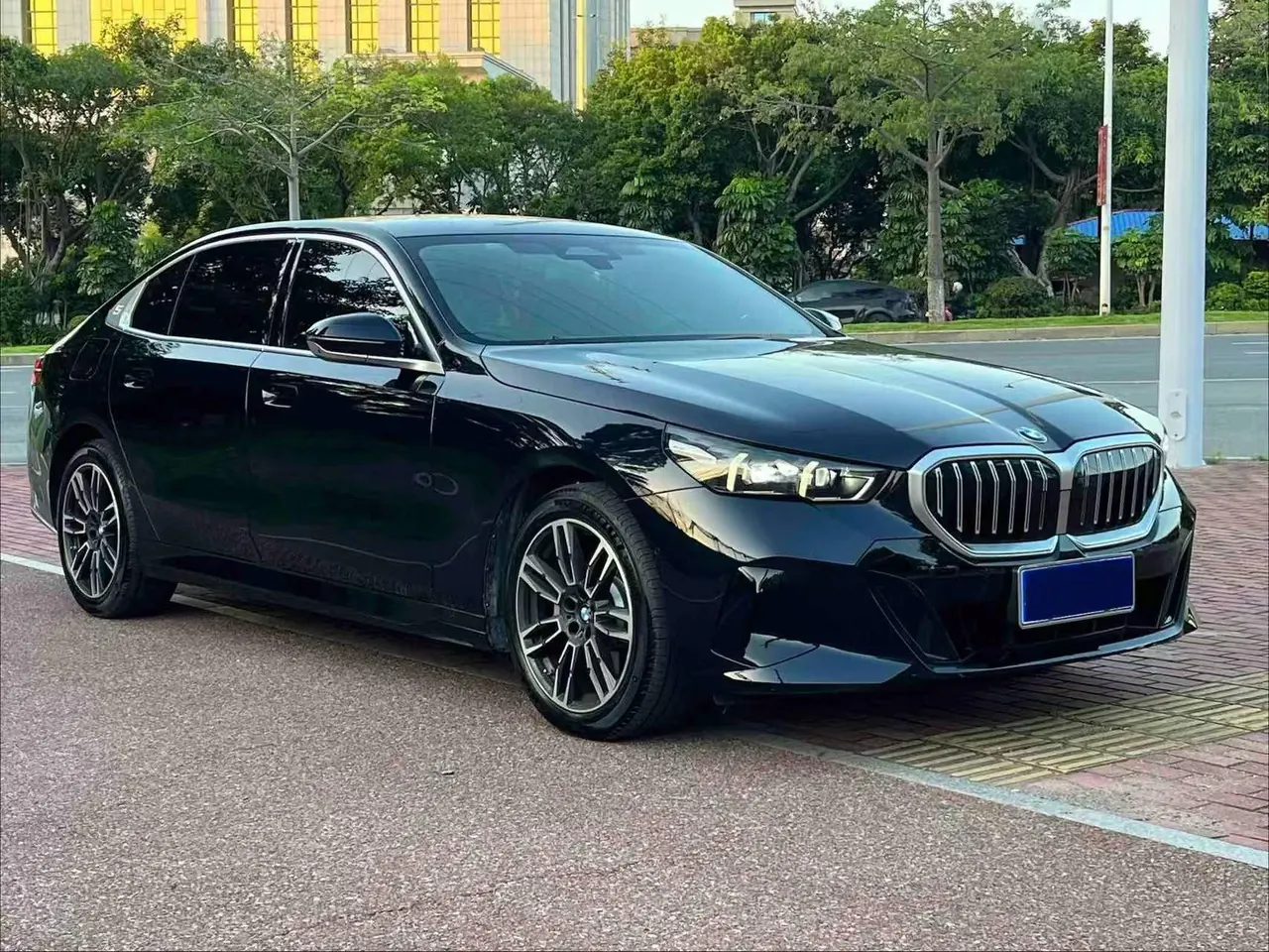 BMW 5 Series 2026 530Li 48V 2.0T Leading M Sports Suit (Modified) Automatic Gear 3