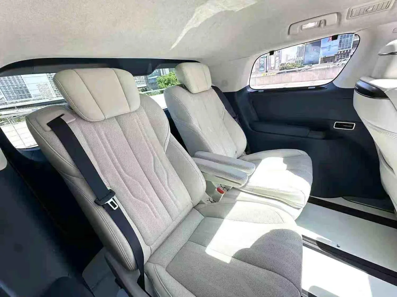 Buick 2023 Century 48V 2.0T Yunshi Edition 6-seat Automatic Gear 5