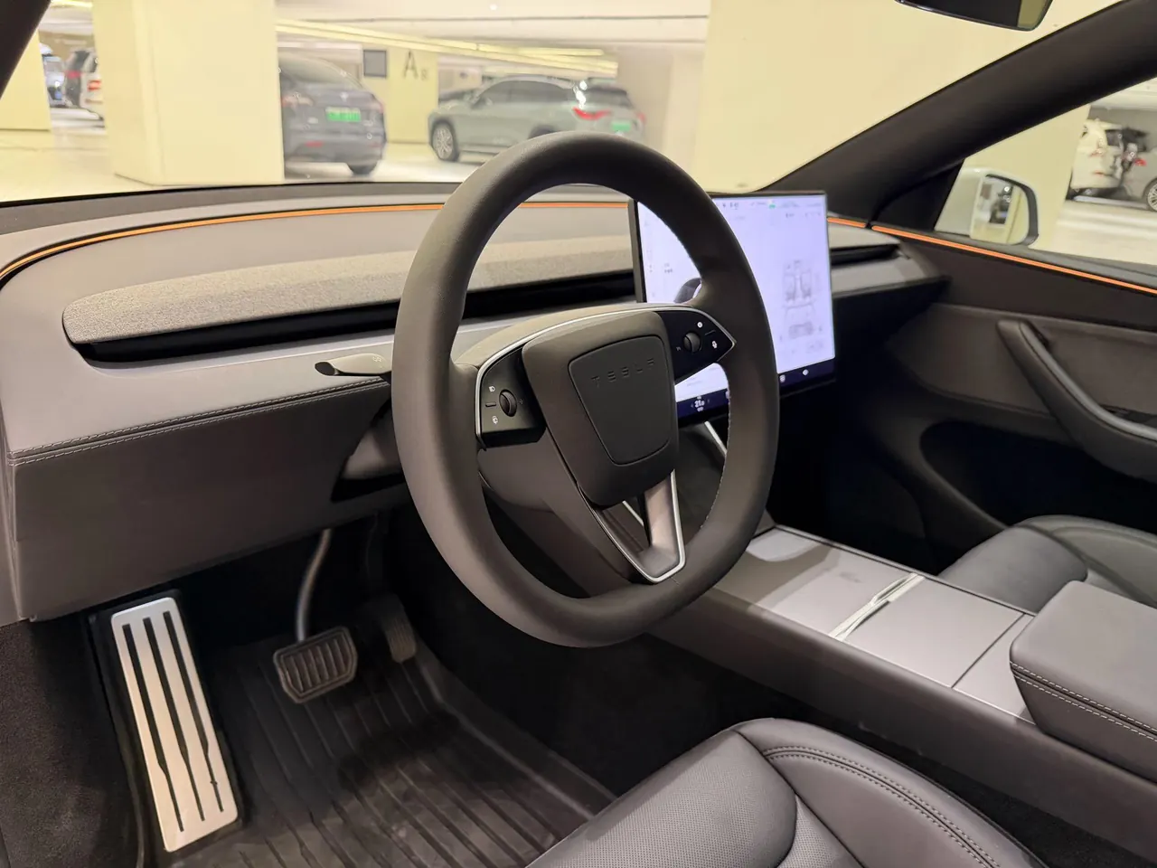 Tesla 2026 Model Y Rear-Wheel-Drive Automatic 6