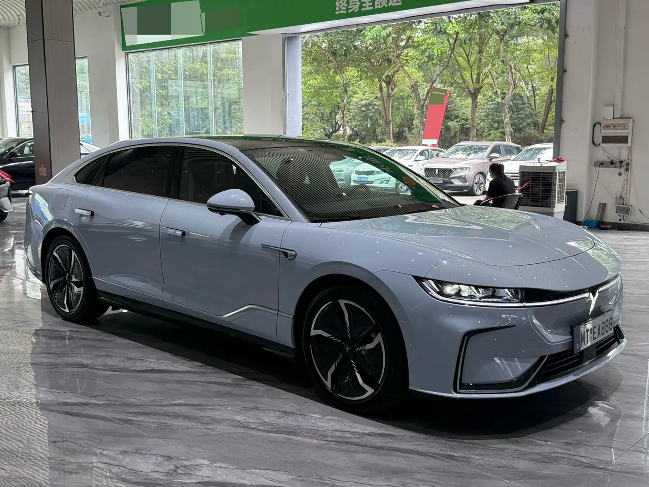 Voyah 2023 light-chasing flagship automatic gear 3