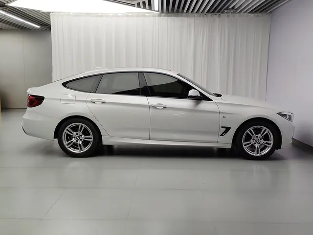 BMW 3 Series GT (Imported) 2020 GT 320i 2.0T M Sports Suit Automatic Gear 4