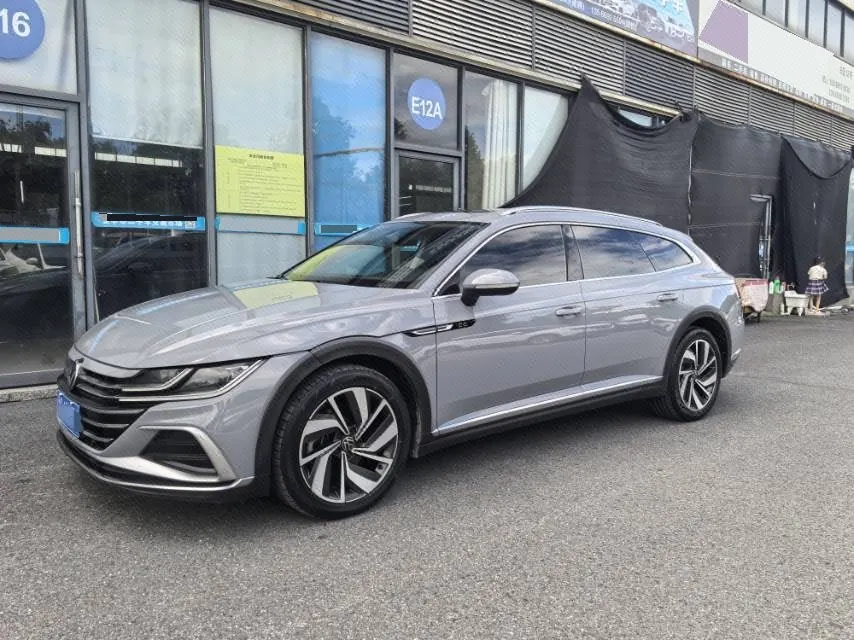 Open image lightbox: Volkswagen 2023 CC Hunting Car 2.0TSI 330TSI Hunting Edition Automatic Gear