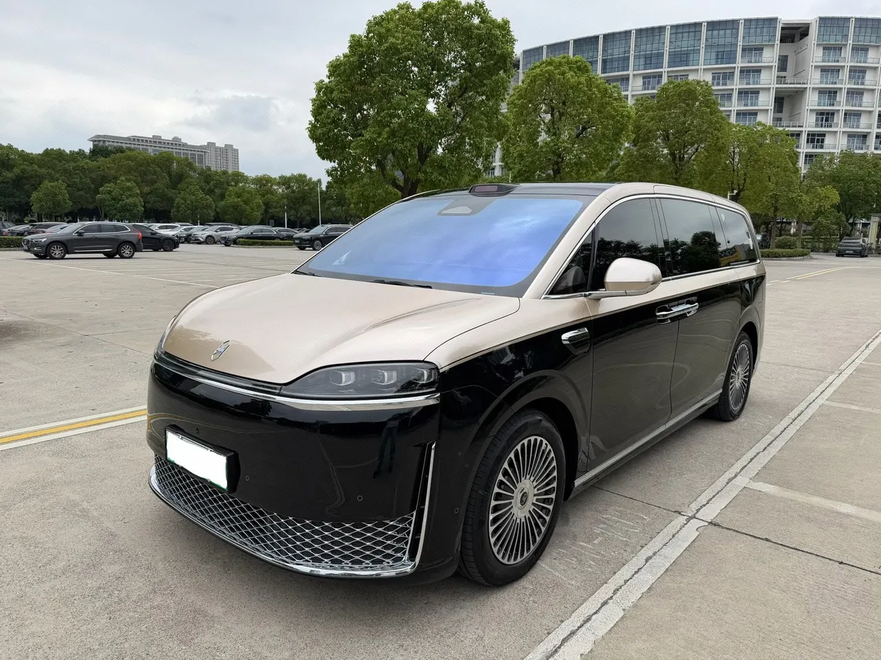 Intellectual 2026 V9 Ultra Automatic Transmission - View 1