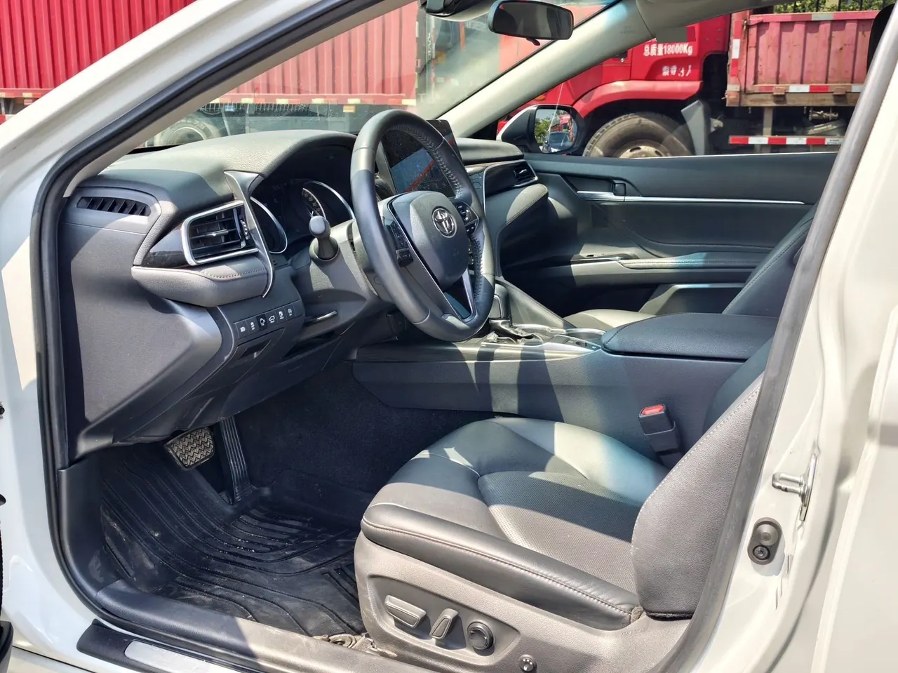 Toyota 2023 Camry 2.0G Stepless Deluxe Edition Automatic Gear 9