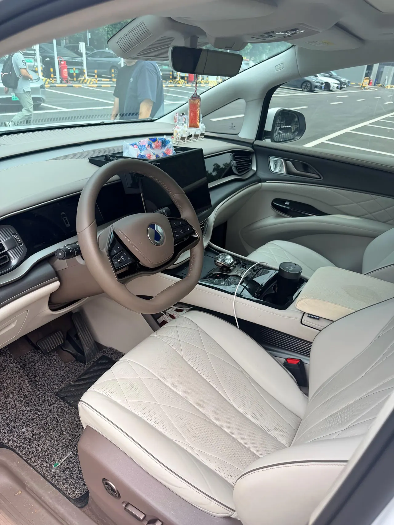 Denza 2022 Denza D9 DM-i 1.5T stepless 970 four-wheel drive flagship automatic gear 4