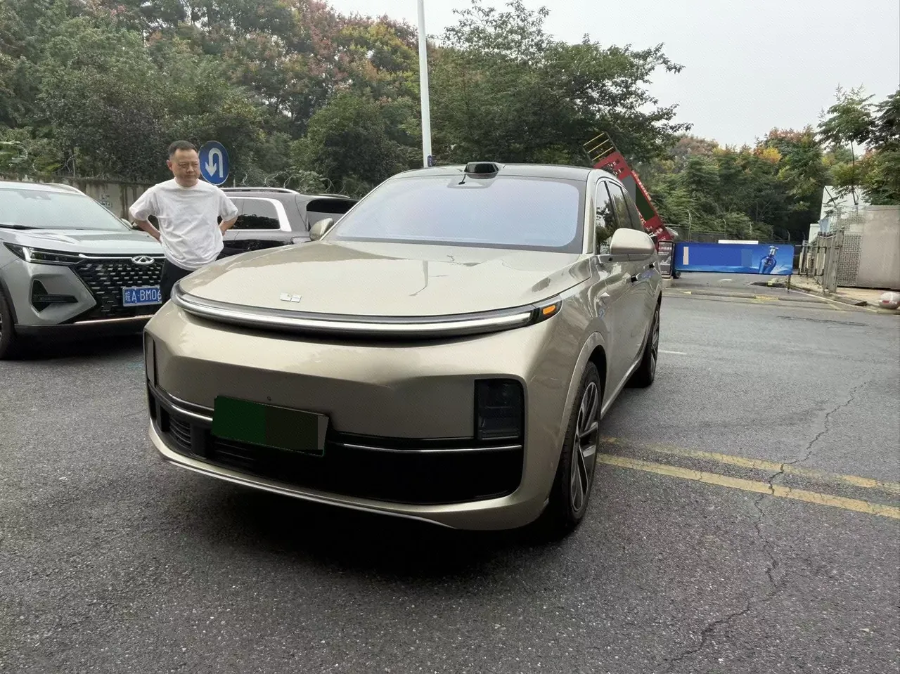 Открыть галерею: Li 2022 L9 1.5T Max Edition Automatic Gear