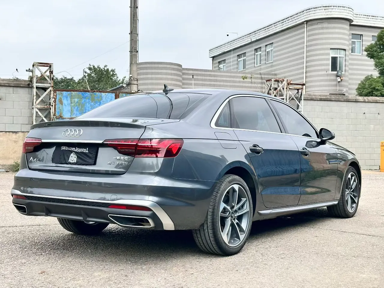 Audi 2023 A4L 2.0TFSI 40TFSI Fashion Dynamic Automatic 9