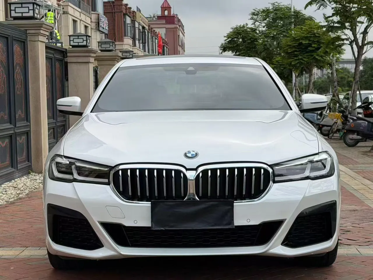 BMW 5 Series 2022 530Li 2.0T Leading M Sports Suit (Modified) Automatic Gear 2