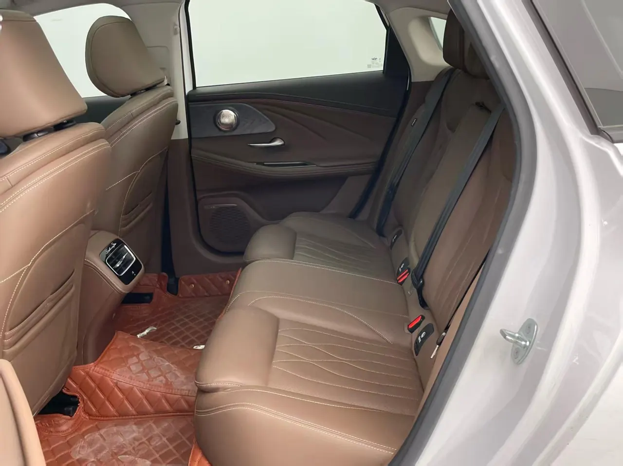Chery 2023 Erez 8 2.0T High Energy Edition Automatic Gear 4
