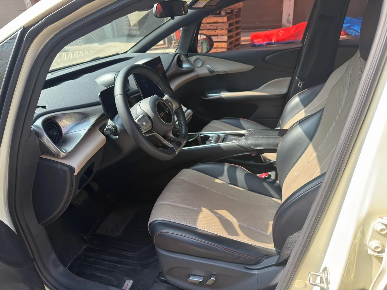 BYD 2023 Dolphin 420km Fashion Edition Automatic 4