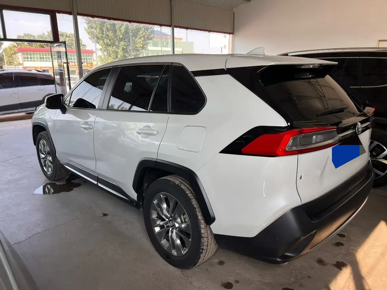 Toyota 2023 Willanda 2.0 Stepless Two-Drive Luxury PLUS Edition Automatic Gear 3
