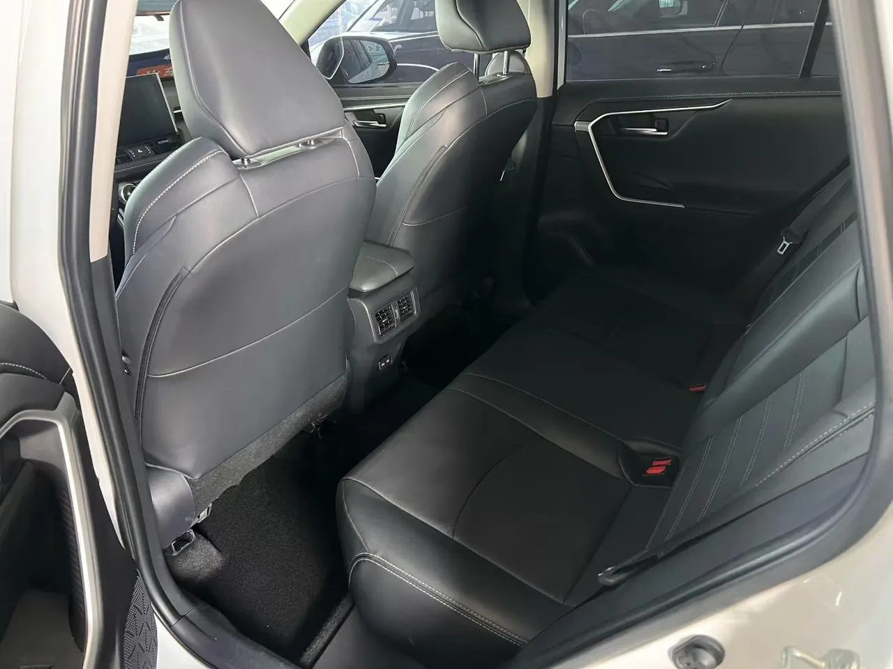 Toyota 2023 Willanda 2.0 Stepless Two-Drive Luxury PLUS Edition Automatic Gear 5
