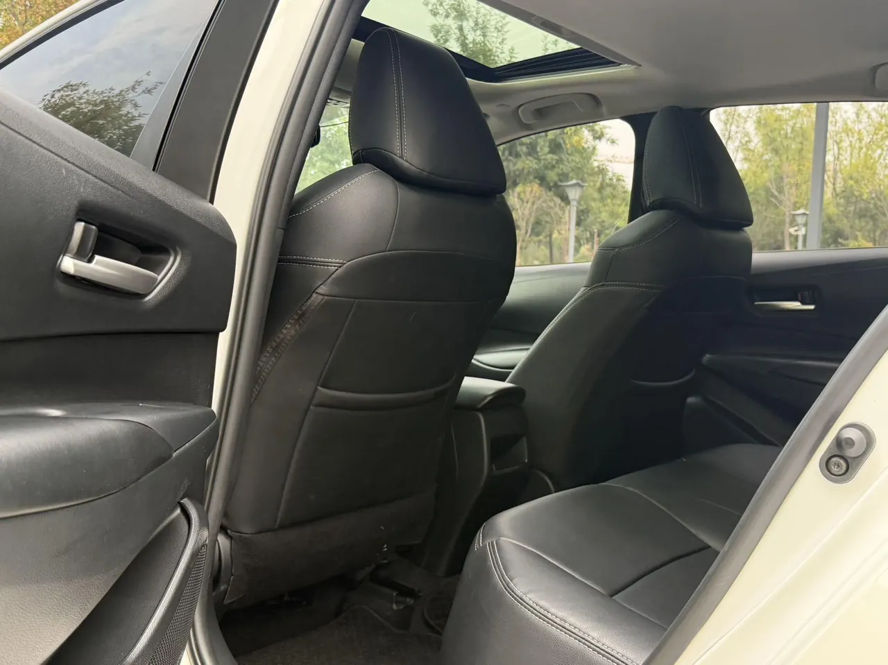 Toyota 2021 corolla 1.2T stepless elite PLUS version of automatic gear 2