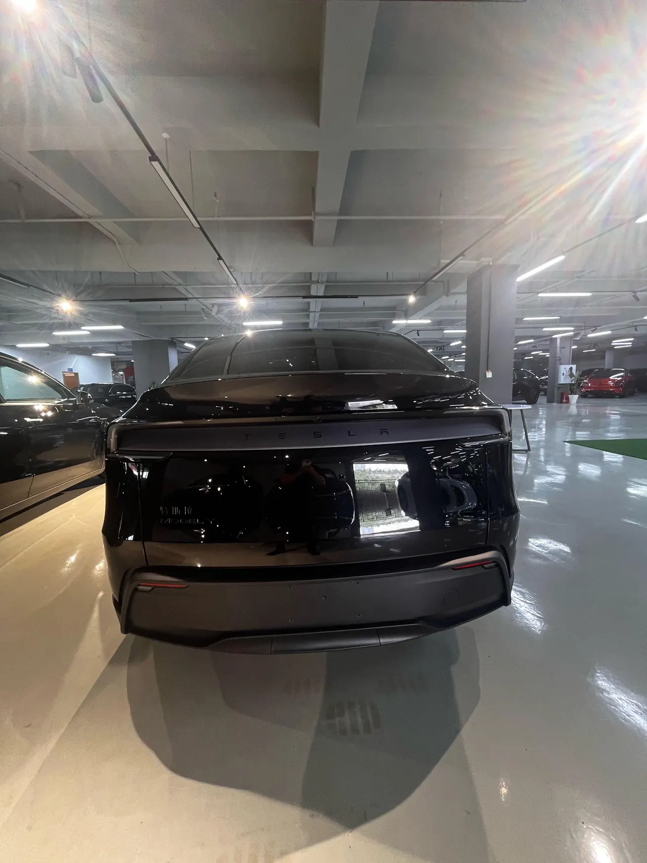 Tesla 2026 Model Y Rear-Wheel-Drive Automatic 5