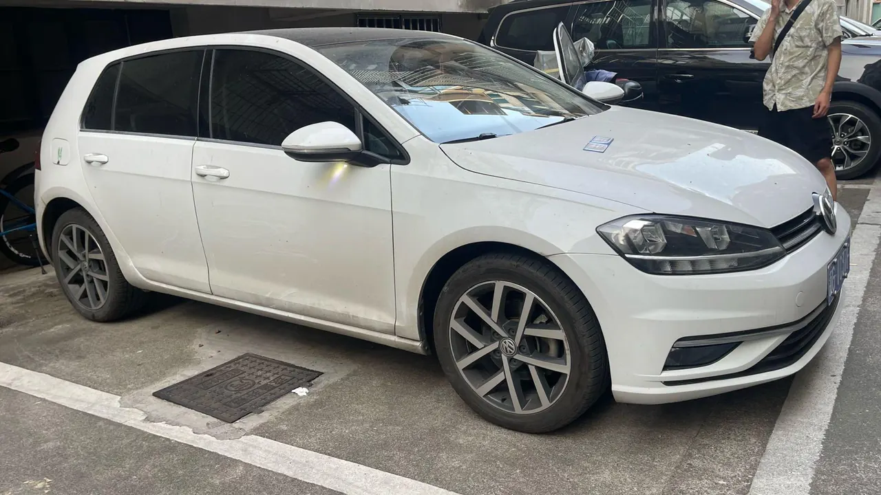 Volkswagen 2020 Golf 7 1.4TSI 280TSI Beloved Edition Comfortable Automatic 3