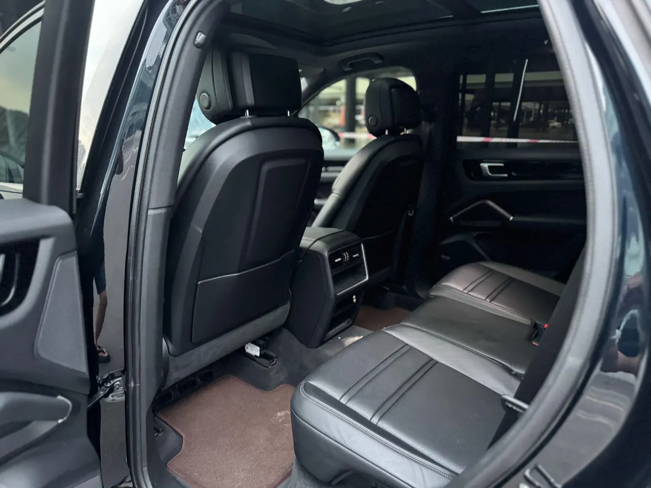 Porsche Cayenne New Energy (Imported) 2021 Cayenne Oil and Electric Hybrid 2.0T Automatic Gear 9