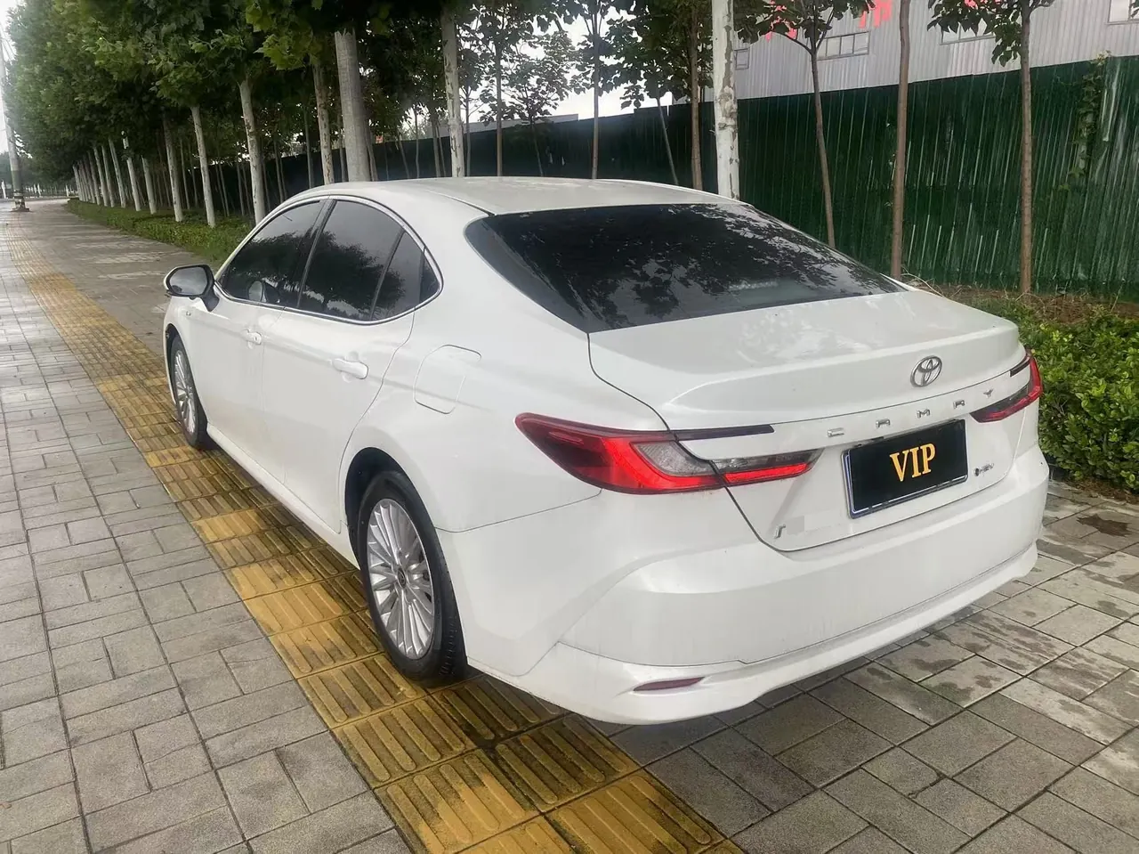 Toyota 2024 Camry Dual Engine 2.0HE Stepless Elite Automatic Gear 6