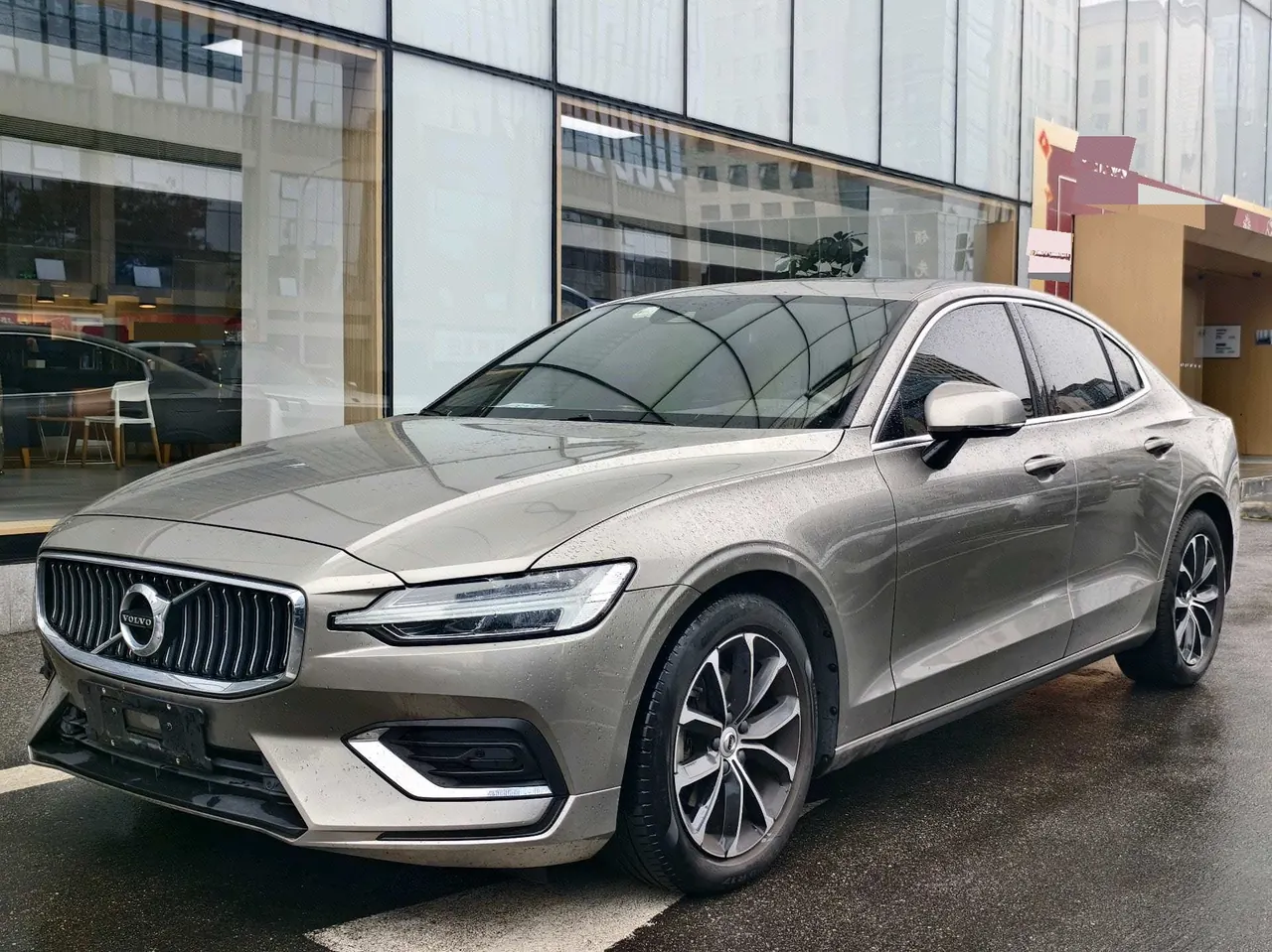 Open image lightbox: Volvo 2021 S60 2.0T T4 Zhiyi Deluxe Edition Automatic Gear