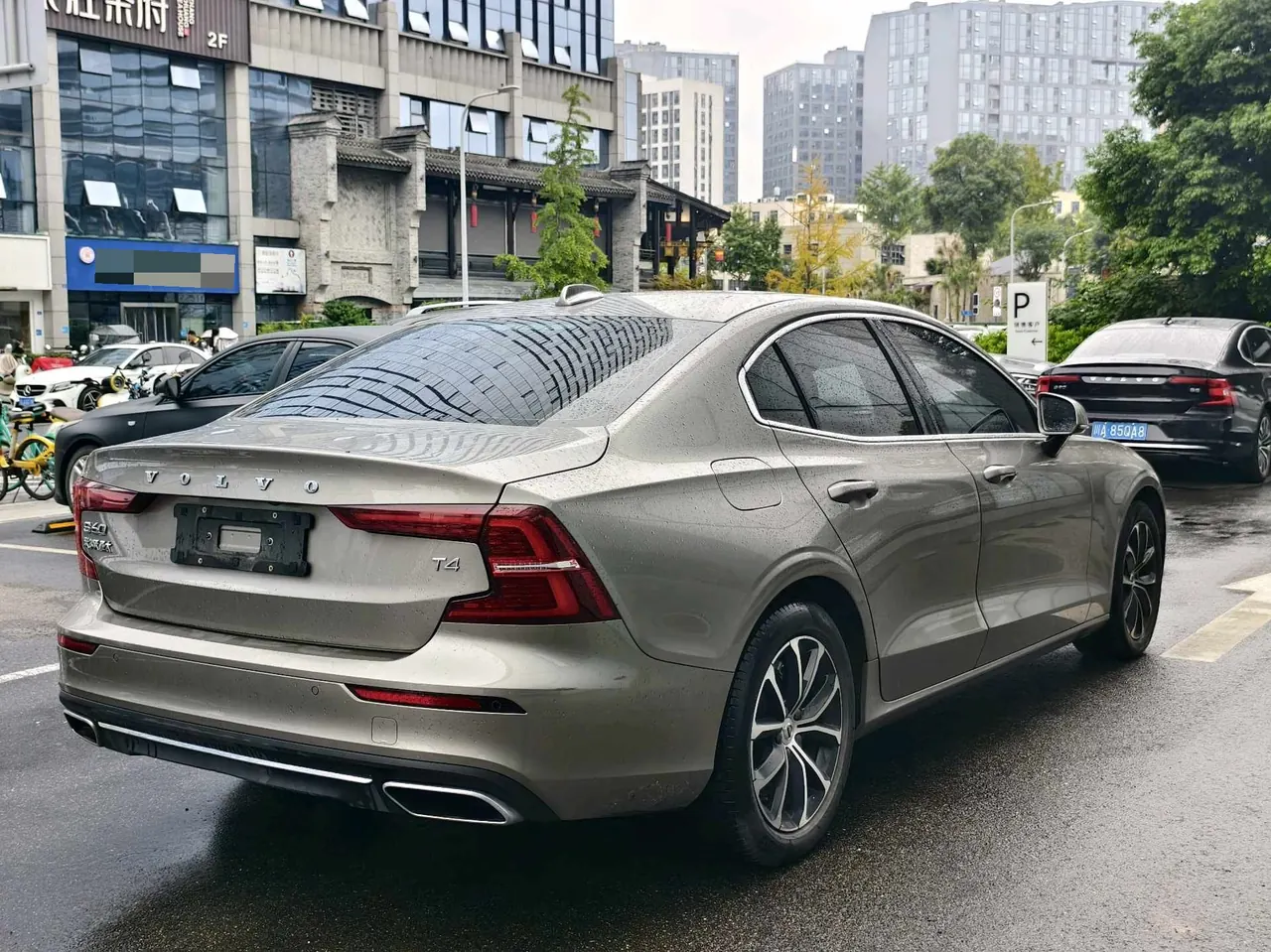 Volvo 2021 S60 2.0T T4 Zhiyi Deluxe Edition Automatic Gear 4