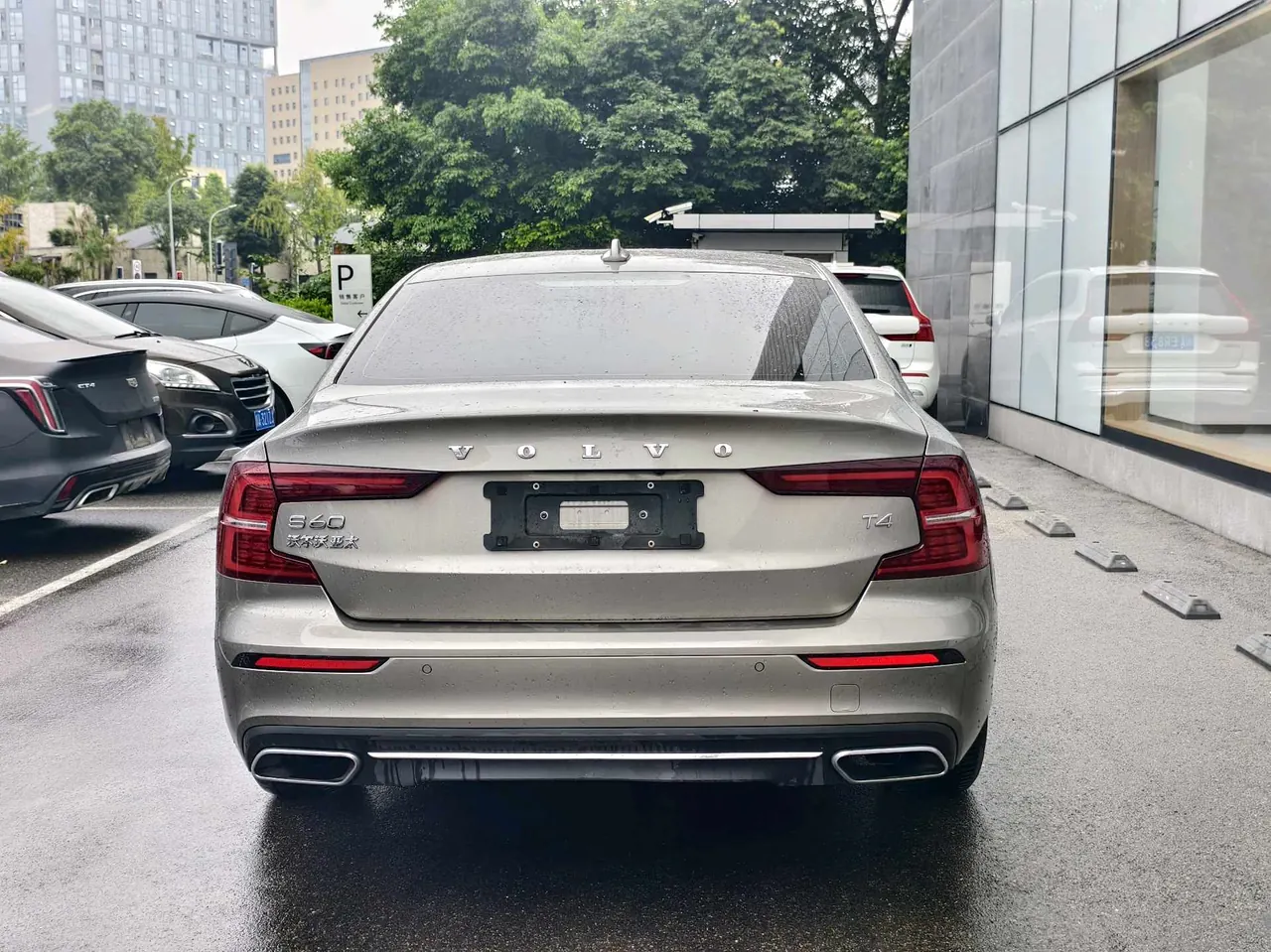 Volvo 2021 S60 2.0T T4 Zhiyi Deluxe Edition Automatic Gear 5