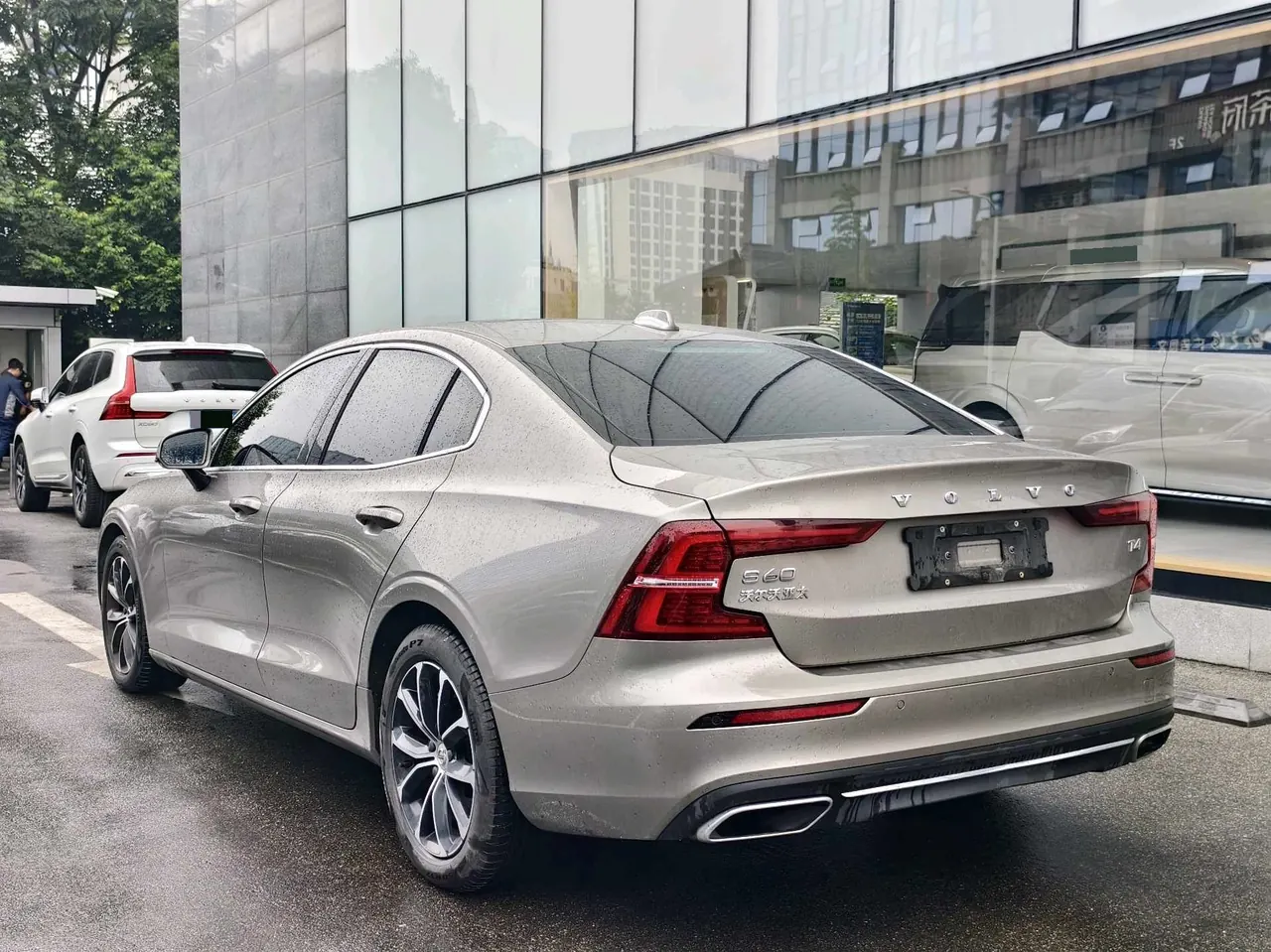 Volvo 2021 S60 2.0T T4 Zhiyi Deluxe Edition Automatic Gear 6