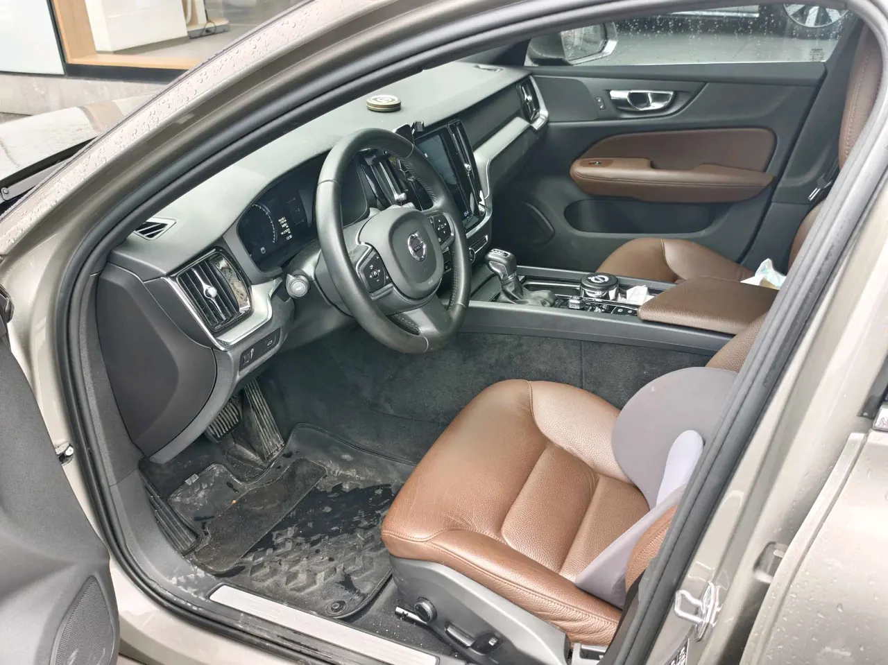 Volvo 2021 S60 2.0T T4 Zhiyi Deluxe Edition Automatic Gear 8