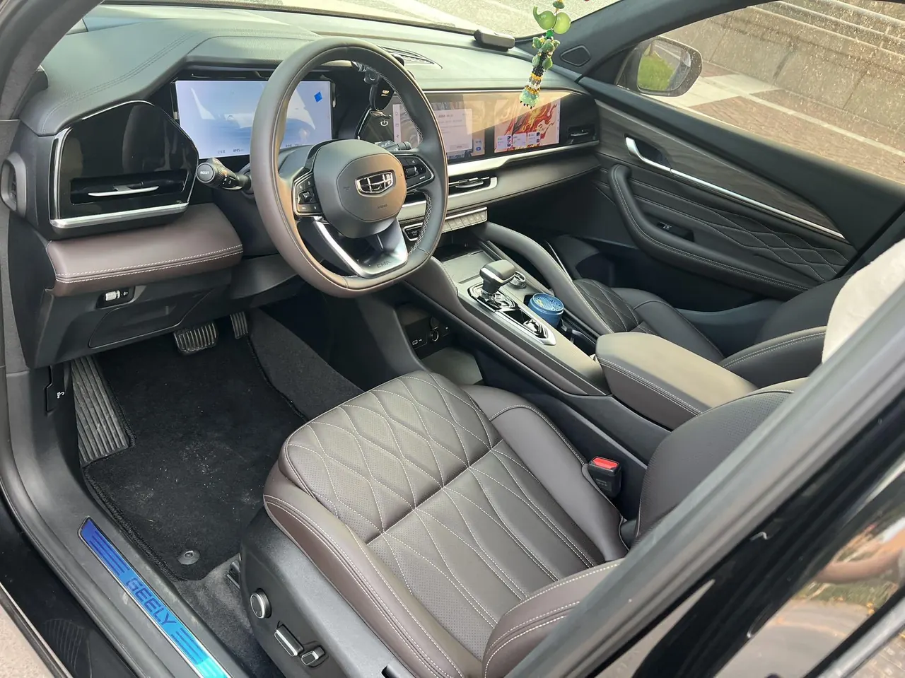 Geely 2025 XingyueL (Monjaro) 2.0TD Cloud Edition Automatic Gear 3