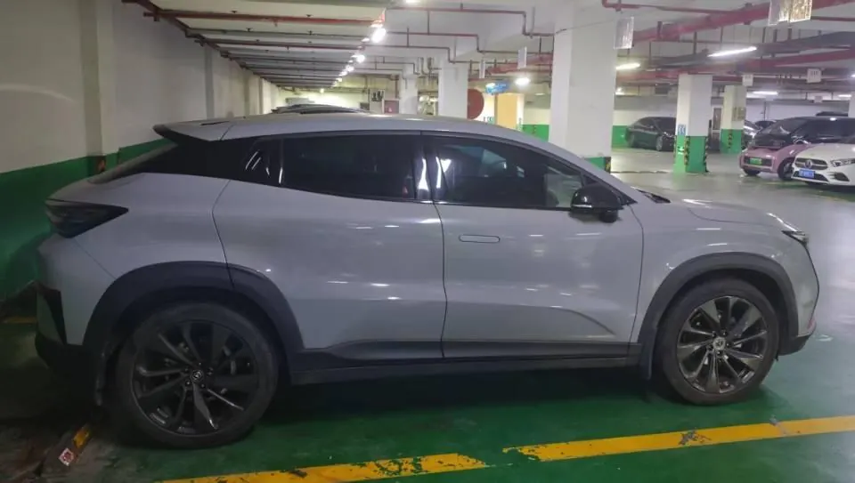 ChangAn 2021 UNI-T 1.5T Sports Flagship Automatic Gear 3