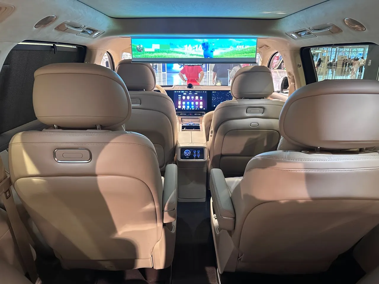 AITO 2025 AITO M9 extended range Ultra version 52kWh6 seat version automatic gear 10