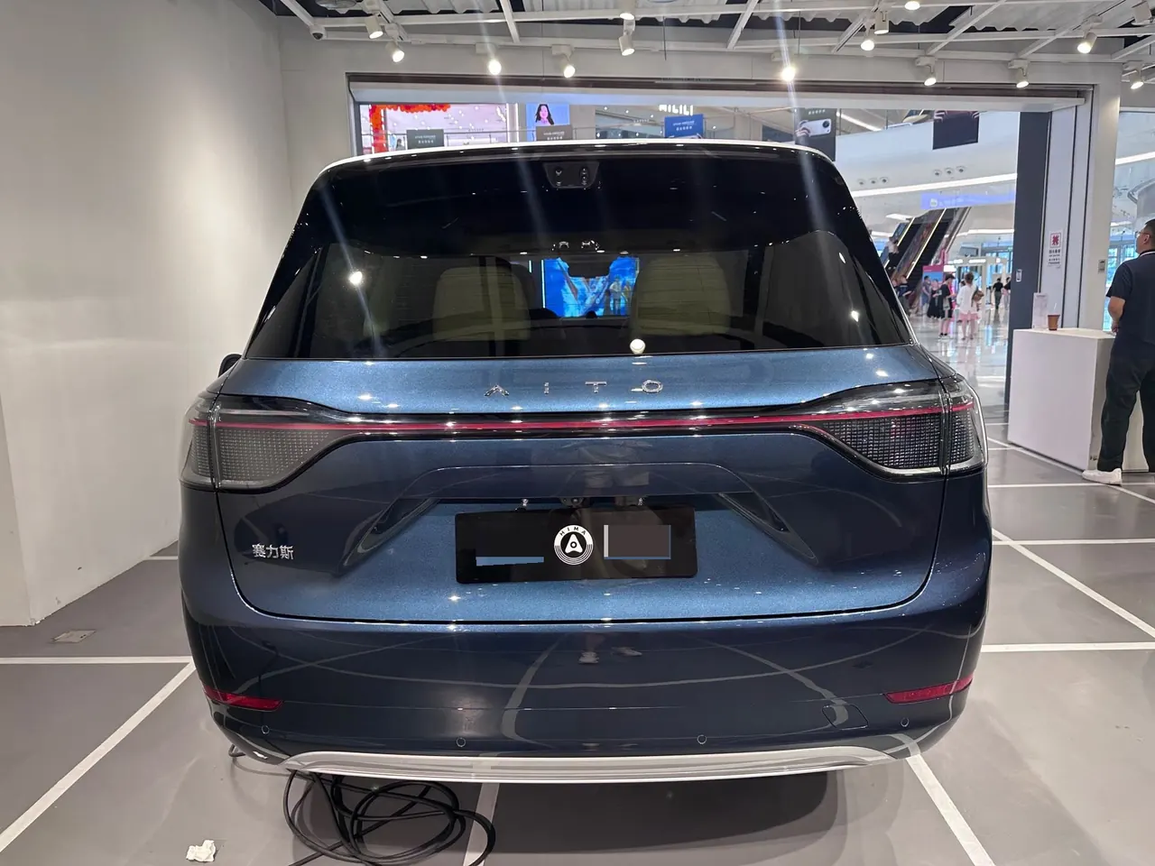 AITO 2025 AITO M9 extended range Ultra version 52kWh6 seat version automatic gear 5