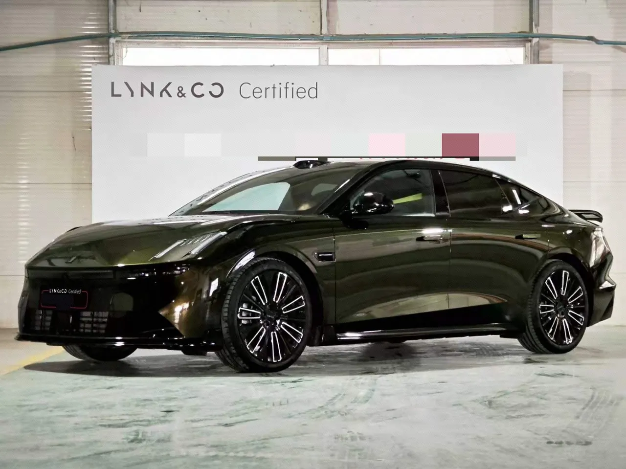 LYNK&amp;CO 2025 LYNK&amp;CO 10 EM-P 1.5T 240 four-wheel drive Ultra sports version automatic gear - View 1