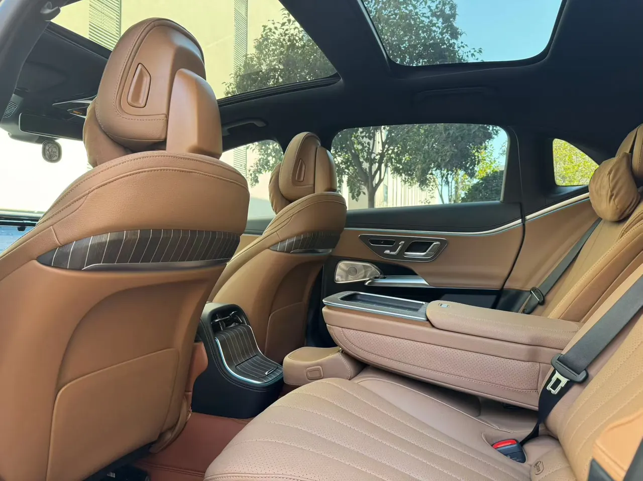 Mercedes Benz E Class 2025 E 300 L 48V 2.0T Luxury Automatic Gear 5