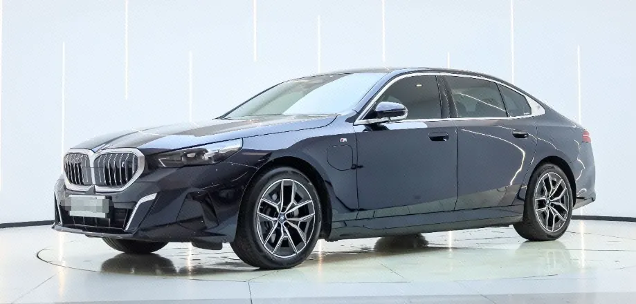 BMW 2024 i5 eDrive 35L M sports suit automatic gear - View 1