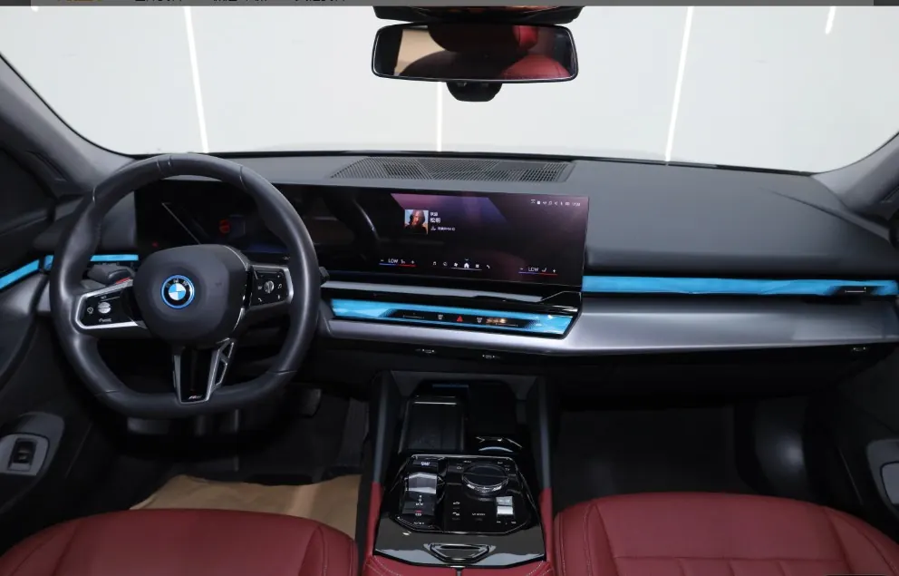 BMW 2024 i5 eDrive 35L M sports suit automatic gear 4