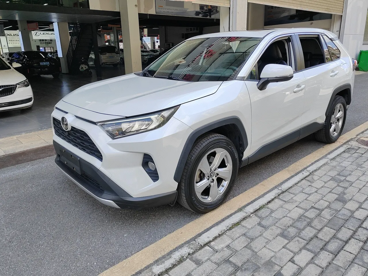 Open image lightbox: Toyota 2021 RAV4 Rongbo 2.0 Stepless Two-Drive Fashion Edition Automatic Gear