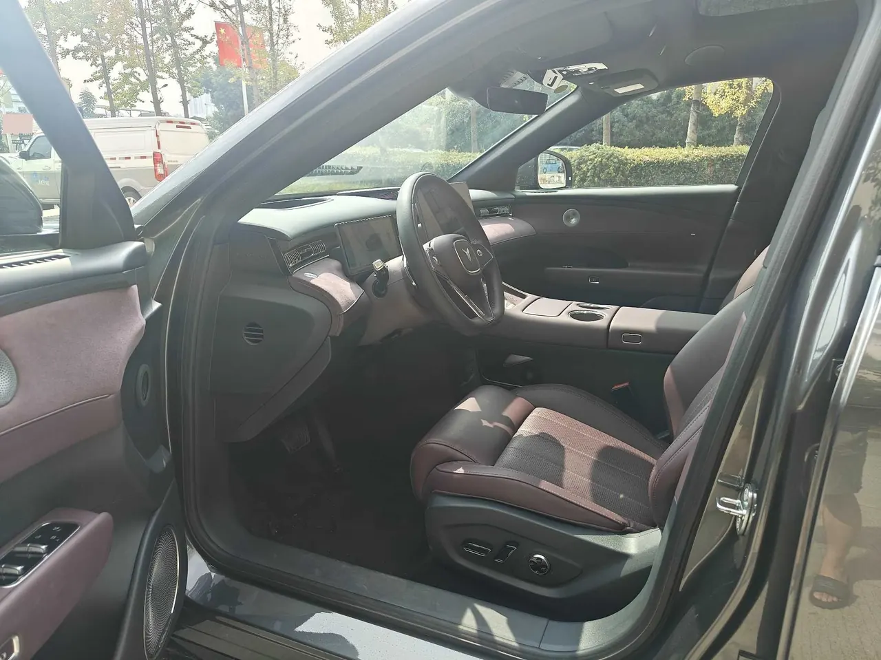Voyah 2025 FREE four-wheel drive dry Kun version of automatic gear 5