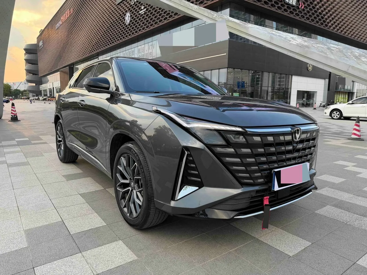 ChangAn 2025 UNI-Z 1.5T Luxury Automatic 4